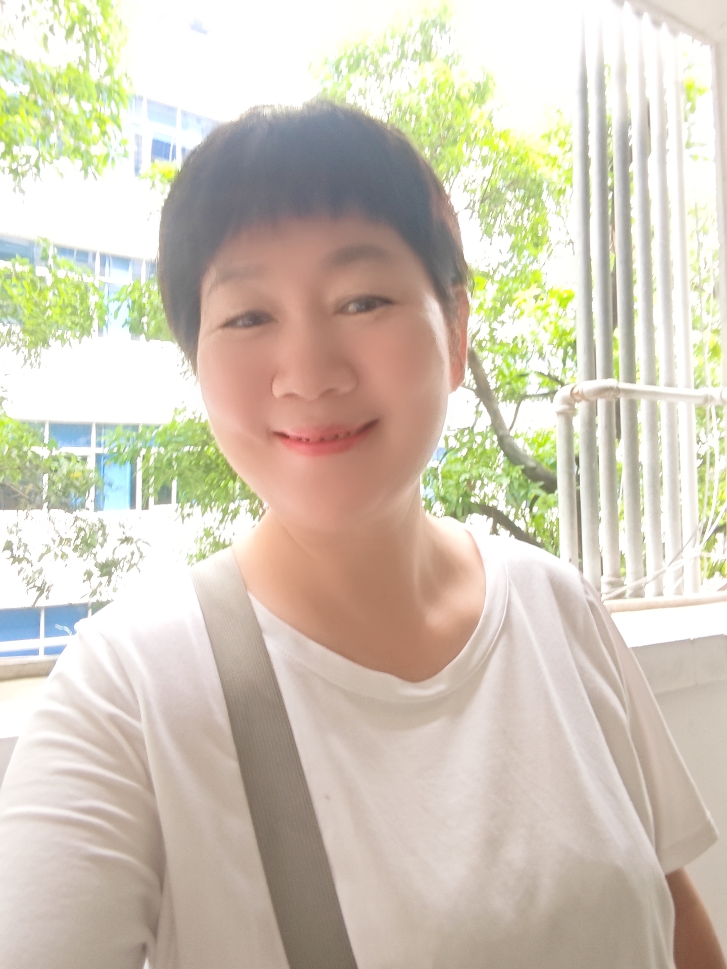 阿姨资料照片