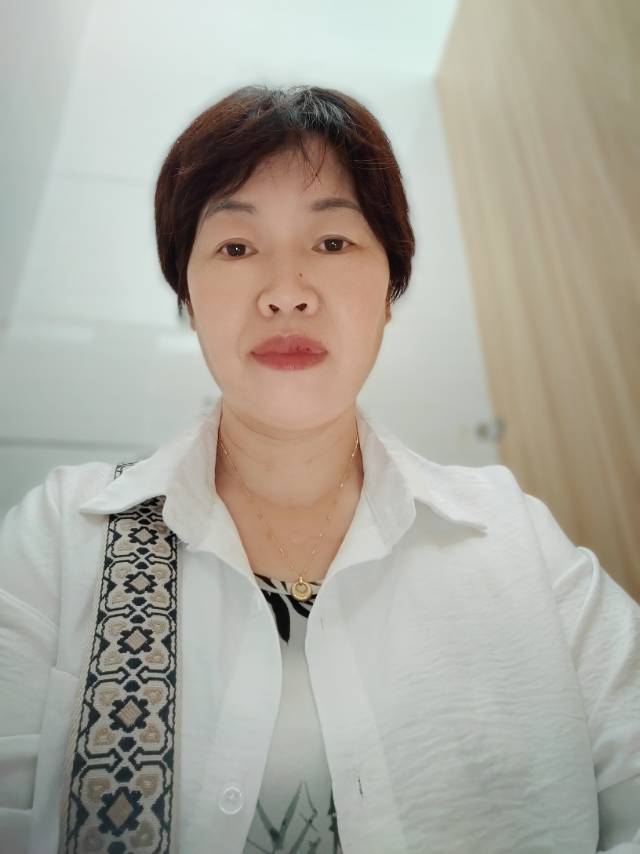 阿姨资料照片