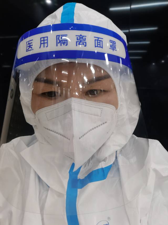 张护工照片