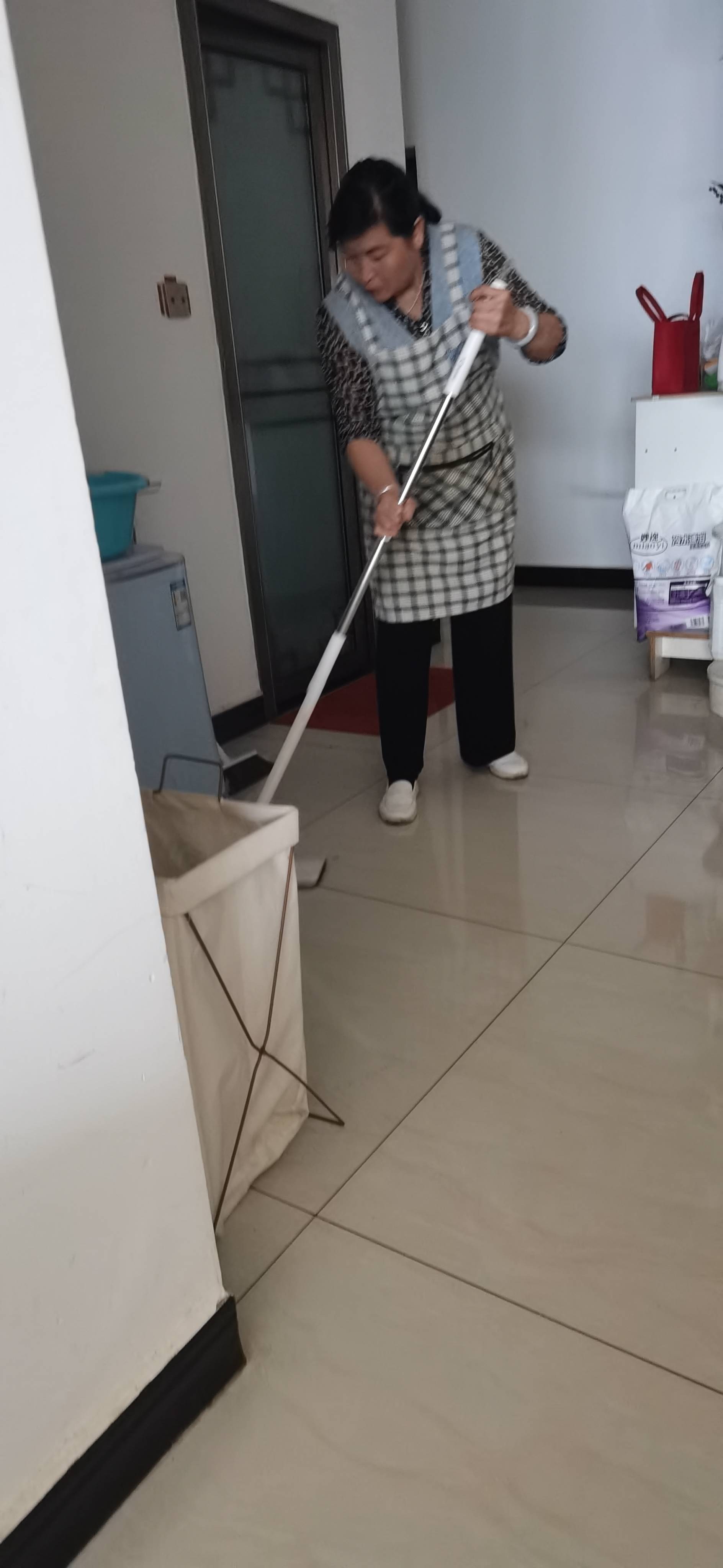 邓阿姨照片