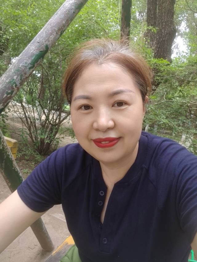 阿姨资料照片