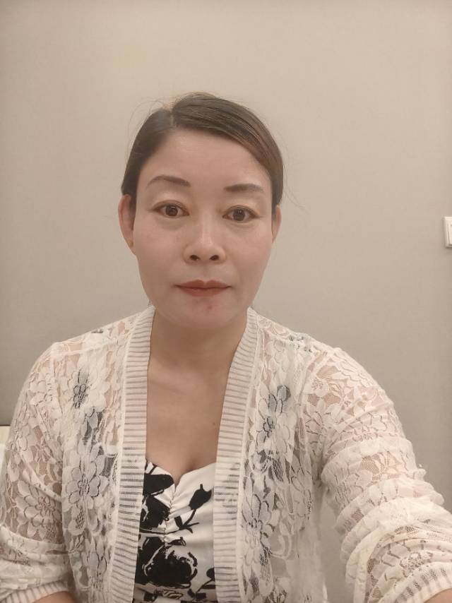 阿姨资料照片