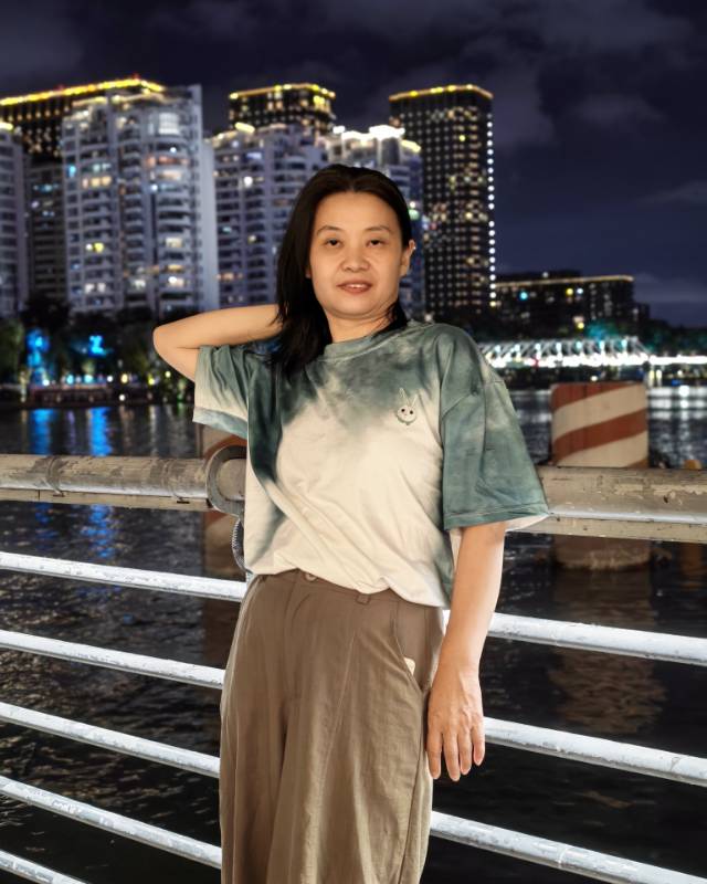 李阿姨照片