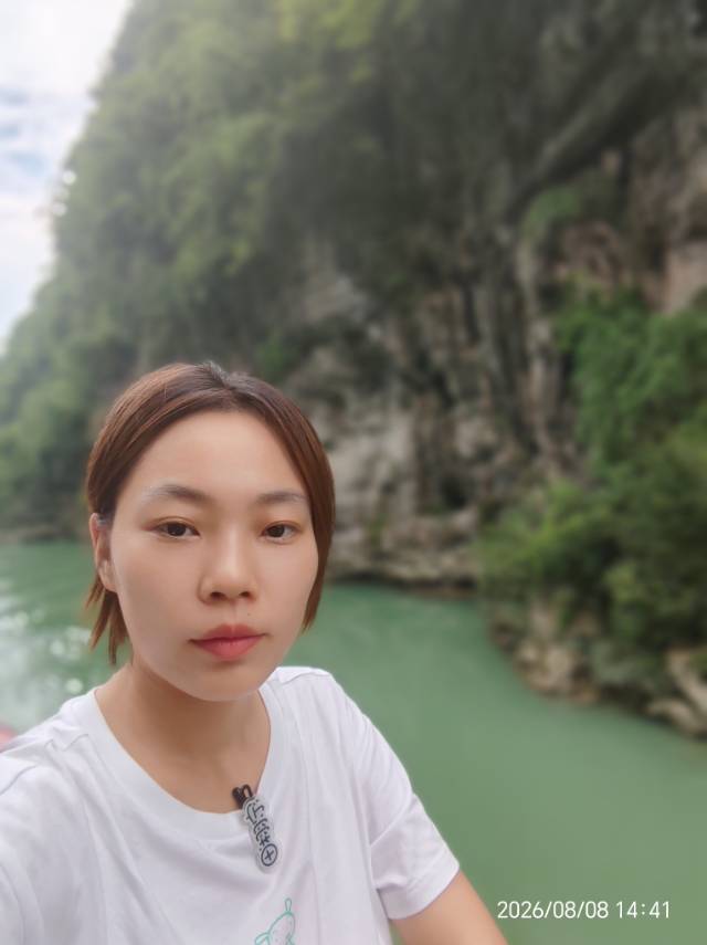 阿姨资料照片
