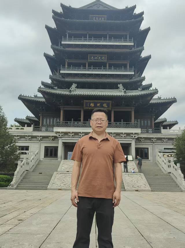 张护工照片