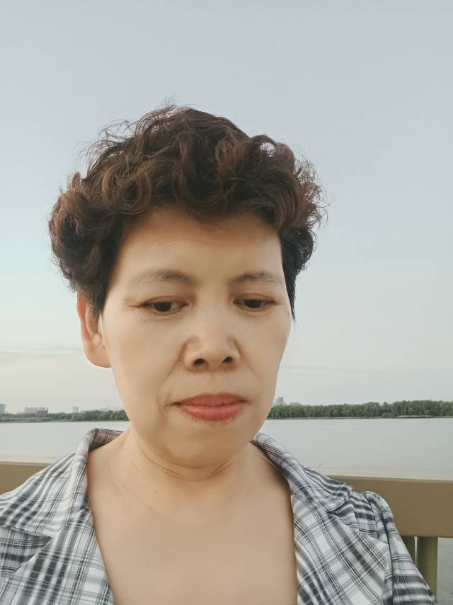 黄护工照片