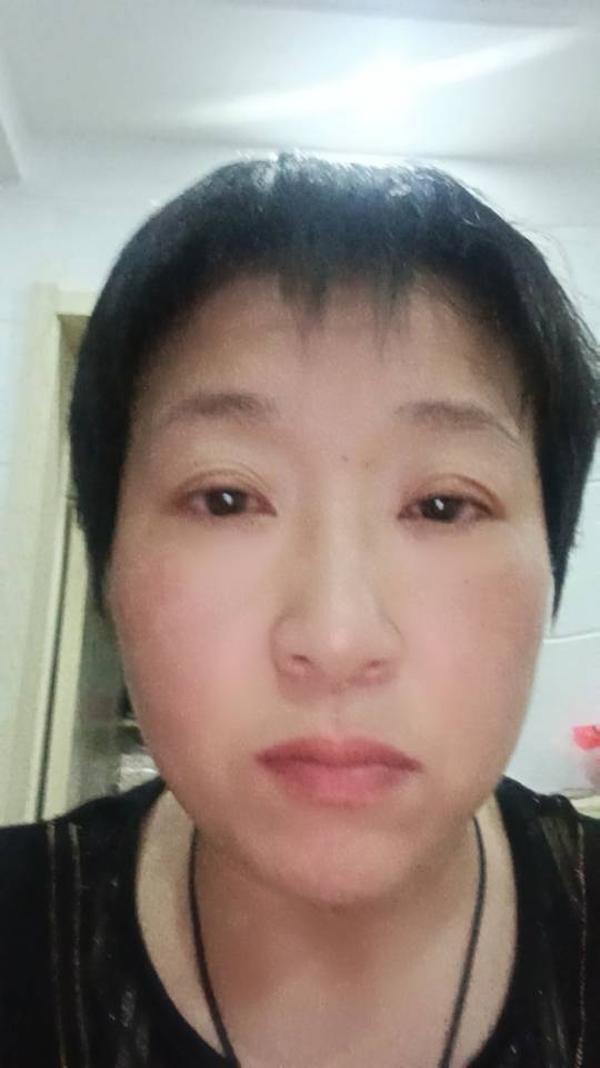 何阿姨照片