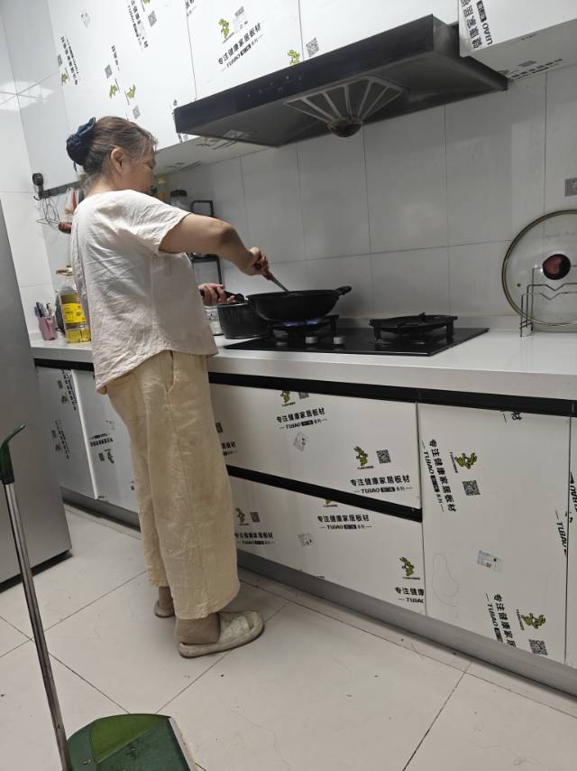 曾阿姨照片