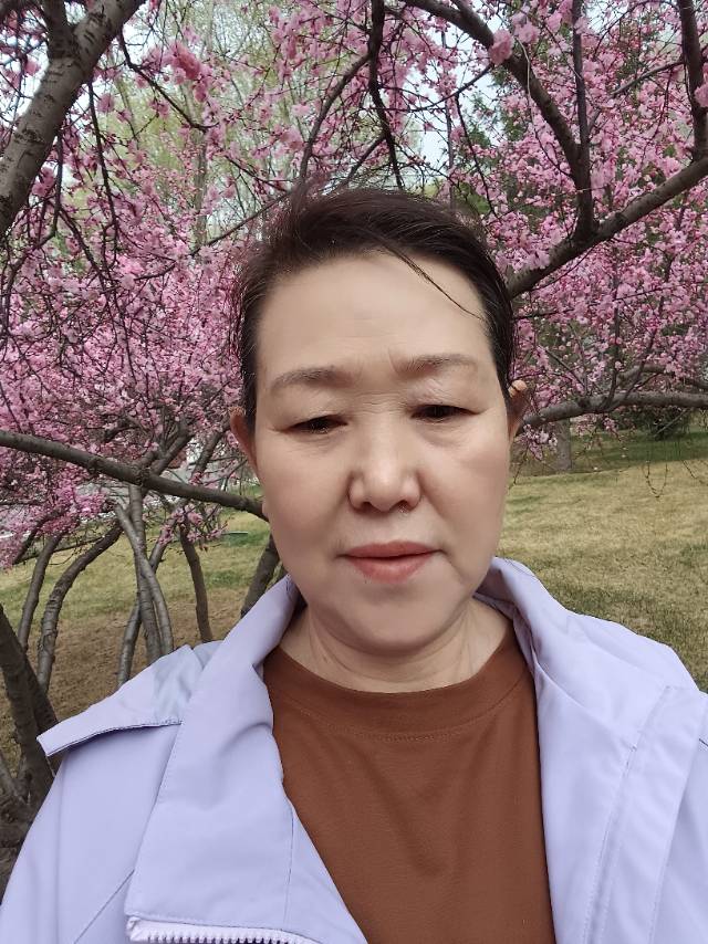 成阿姨照片