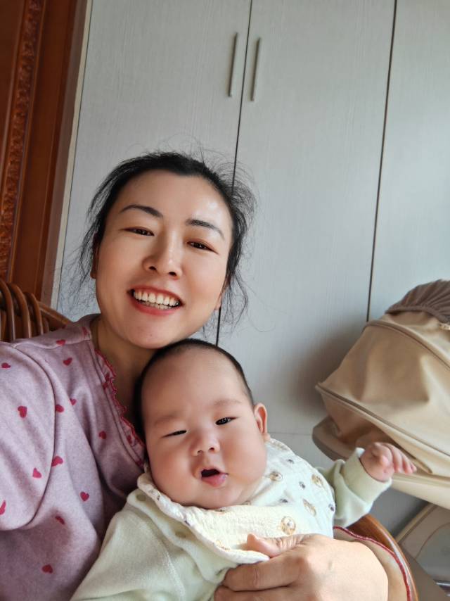 阿姨资料照片