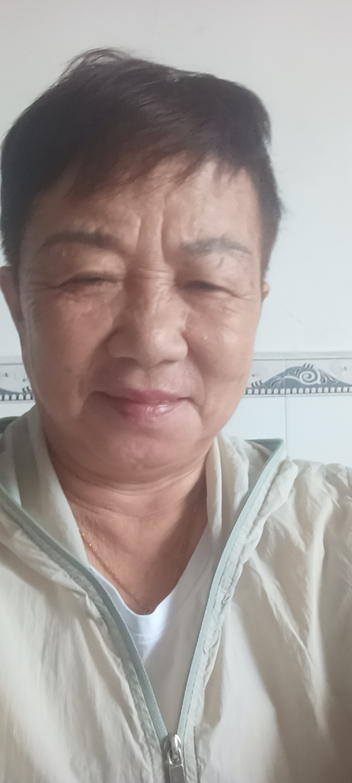 覃阿姨照片