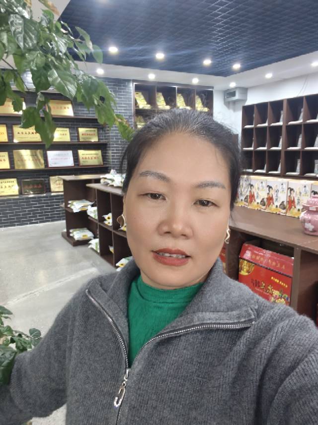 阿姨资料照片