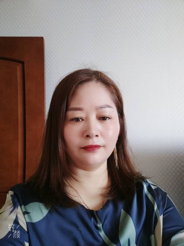 管阿姨照片