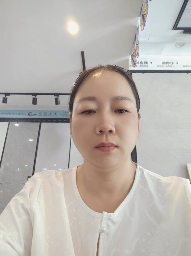 阿姨资料照片