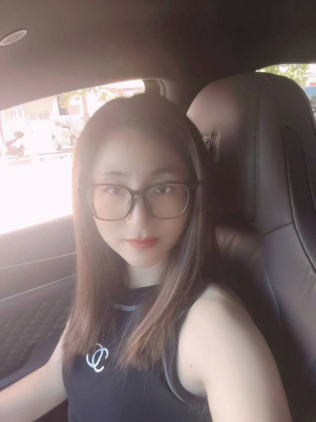 阿姨资料照片