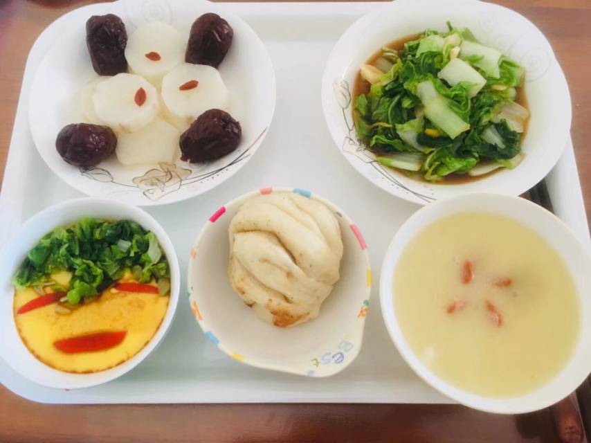 李阿姨照片