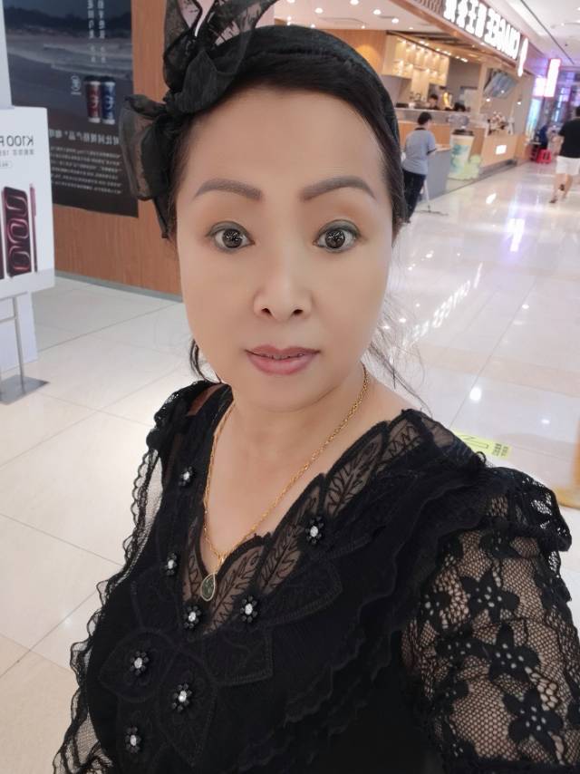 阿姨资料照片