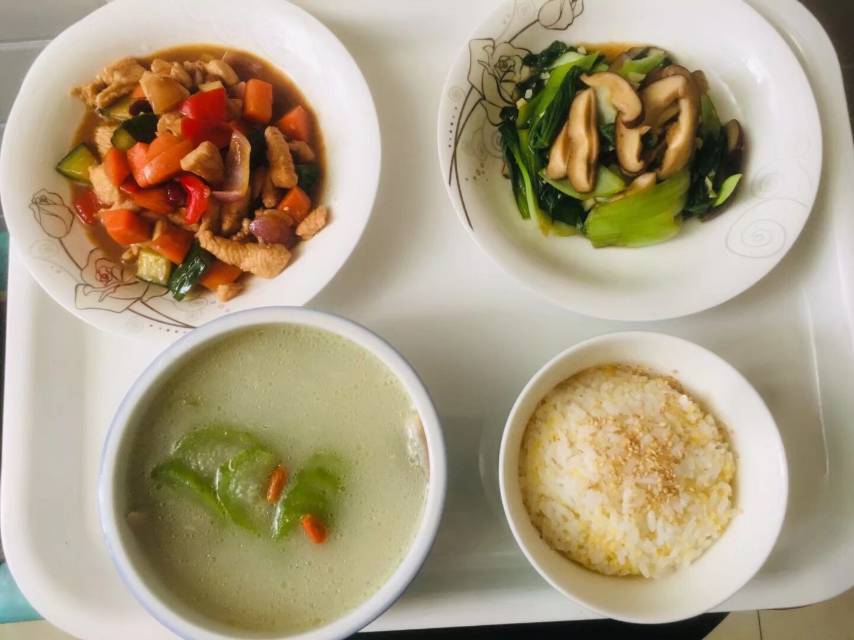 李阿姨照片
