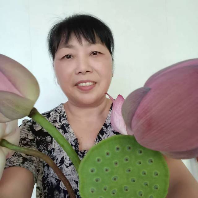 阿姨资料照片