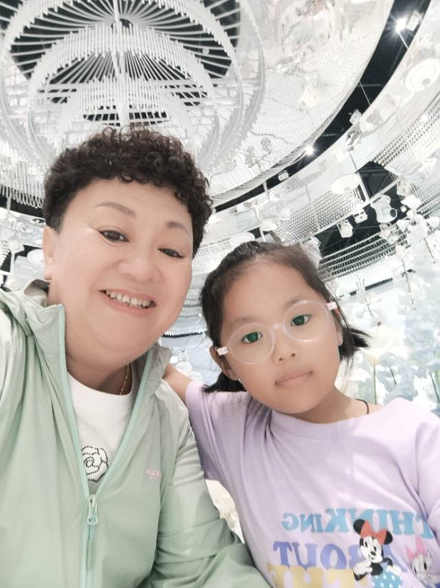 费阿姨照片