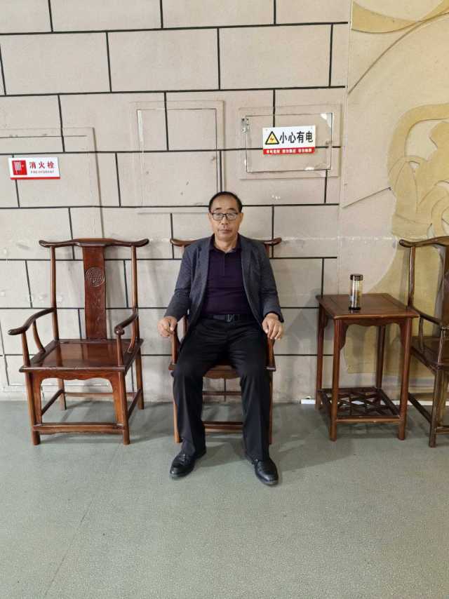 胡护工照片
