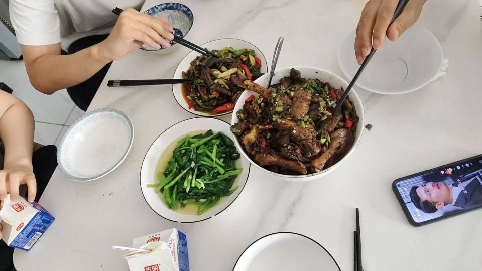 贺护工照片