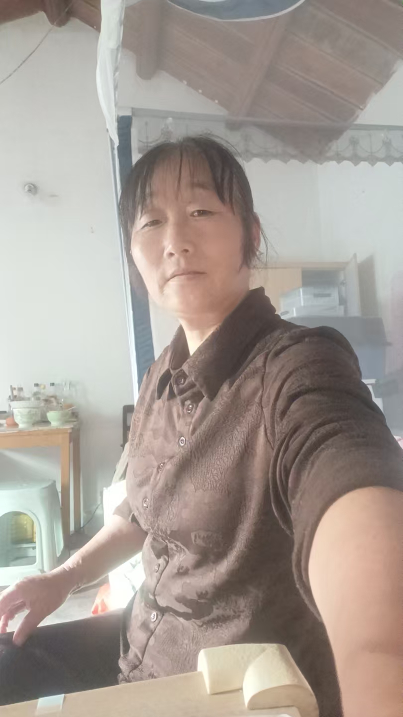 书阿姨照片