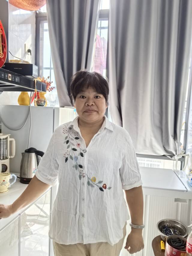 黄阿姨照片