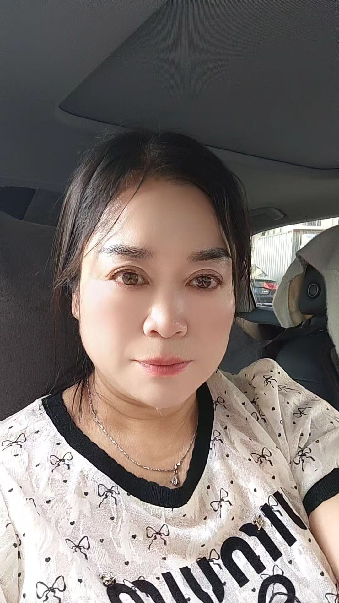 阿姨资料照片