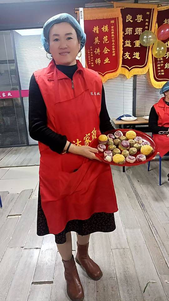 张阿姨照片