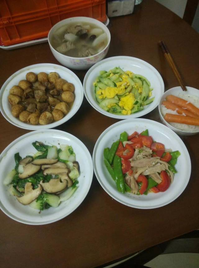 张护工照片