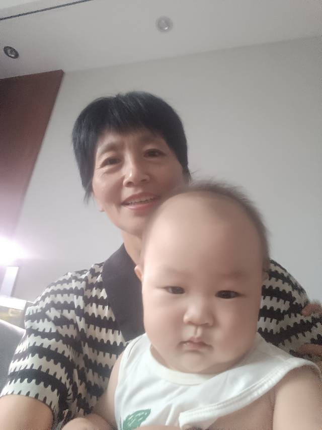 阿姨资料照片