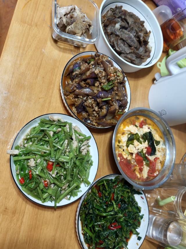 鲁阿姨照片