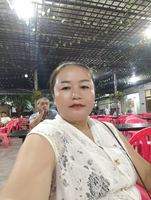 何阿姨照片