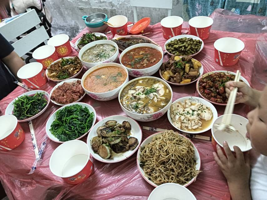 白阿姨照片