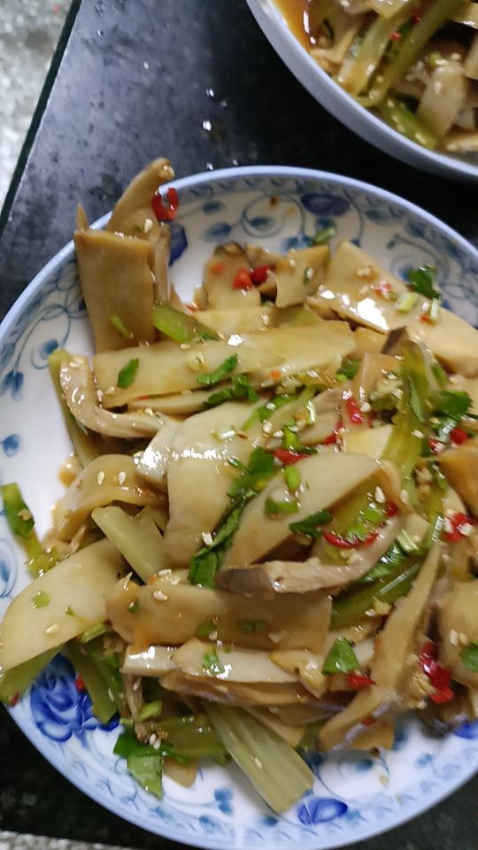 何阿姨照片