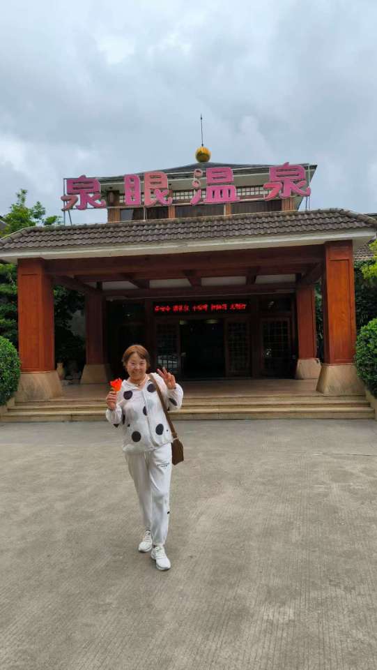 侯阿姨照片